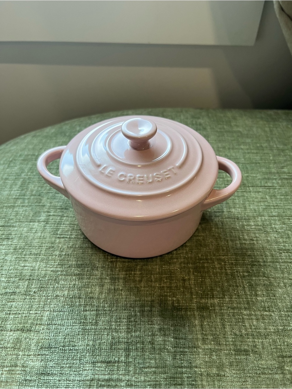 Le Creuset 8oz Mini Round Cocotte With Lid Chiffon Pink - NEW